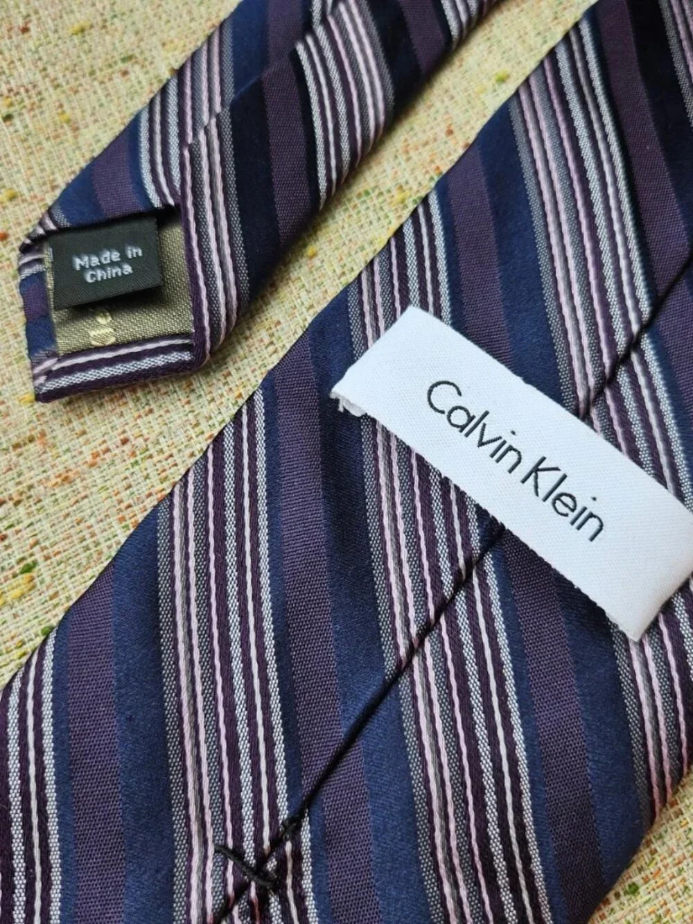 Calvin Klein Men Tie Multi Color Striped Necktie 100% Silk Classic Tie